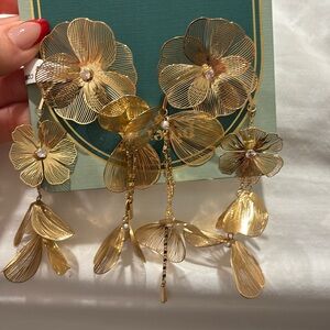 Piper k /Golden flower earrings and shiny stones / glass stones /